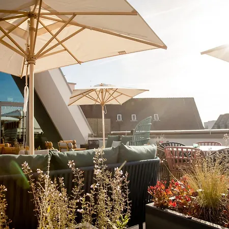 Hotel One 3*